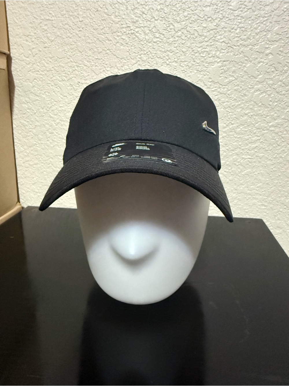 Nike Dri-FIT Club Unstructured Black Metal Logo Swoosh Cap Adult L/XL FB5372-010